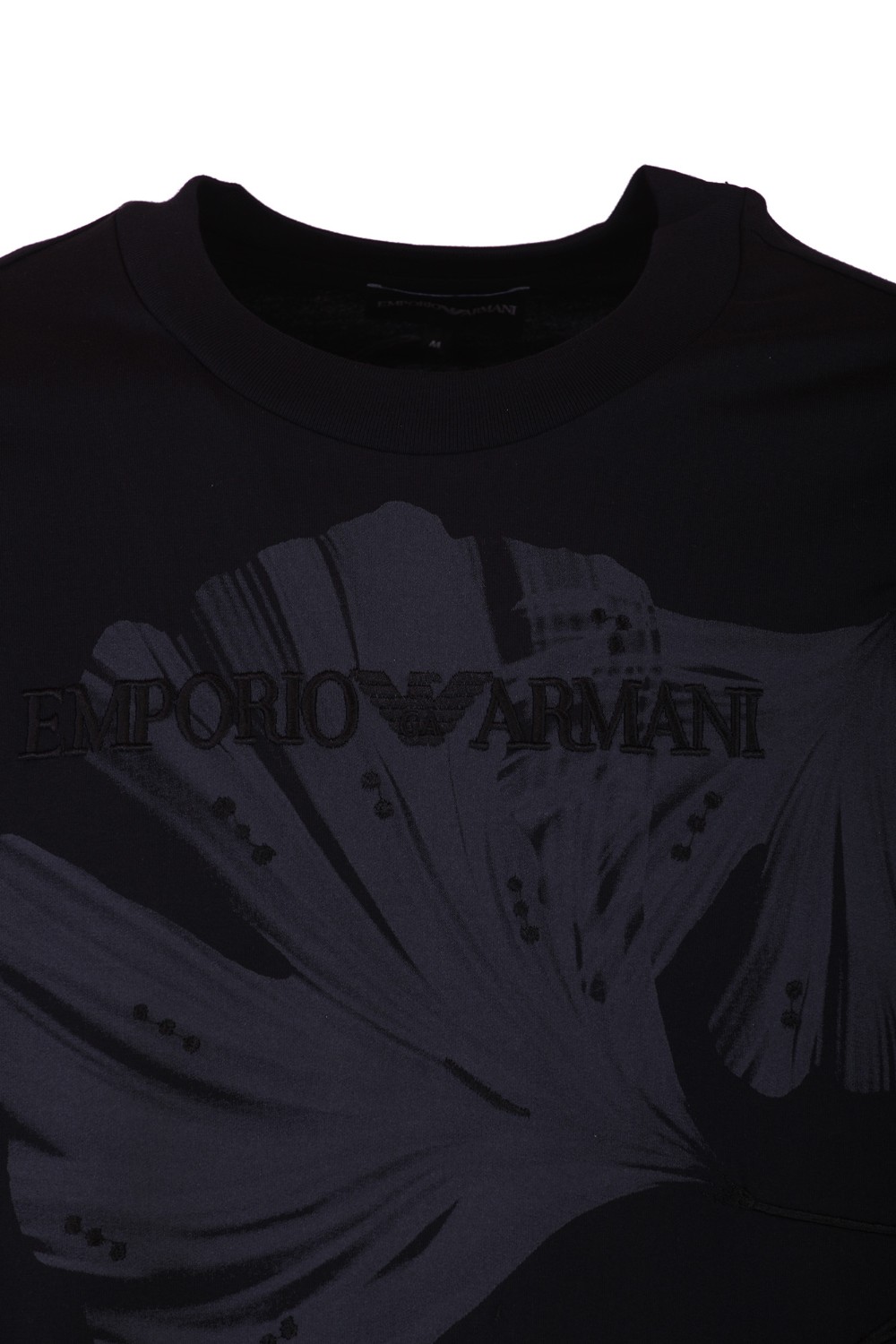 shop EMPORIO ARMANI Saldi T-shirt: Emporio Armani T-shirt in cotone. 
Regular fit.
Girocollo.
Maniche corte.
Stampa frontale.
Composizione: 100% cotone.
Made in Bulgaria.. 3D1T6S 1J7FZ-0069 number 515467